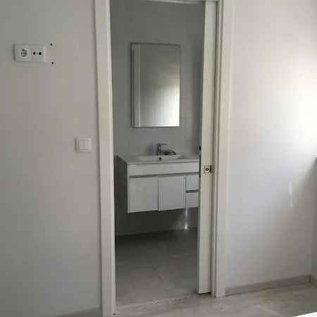 Airport Apartment Lissabon